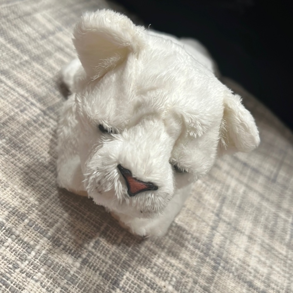Hasbro 2005 Fur Real Baby cub Interactive Plush Cub
9" Animatronic